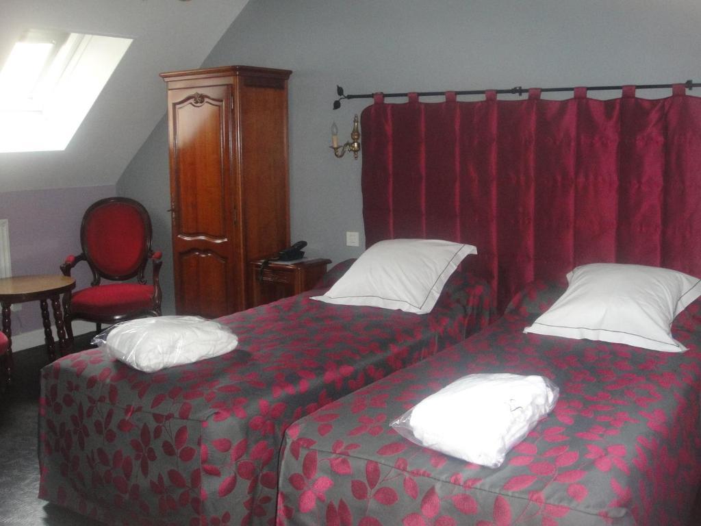 Hotel L' Ecu Montbard Kamer foto