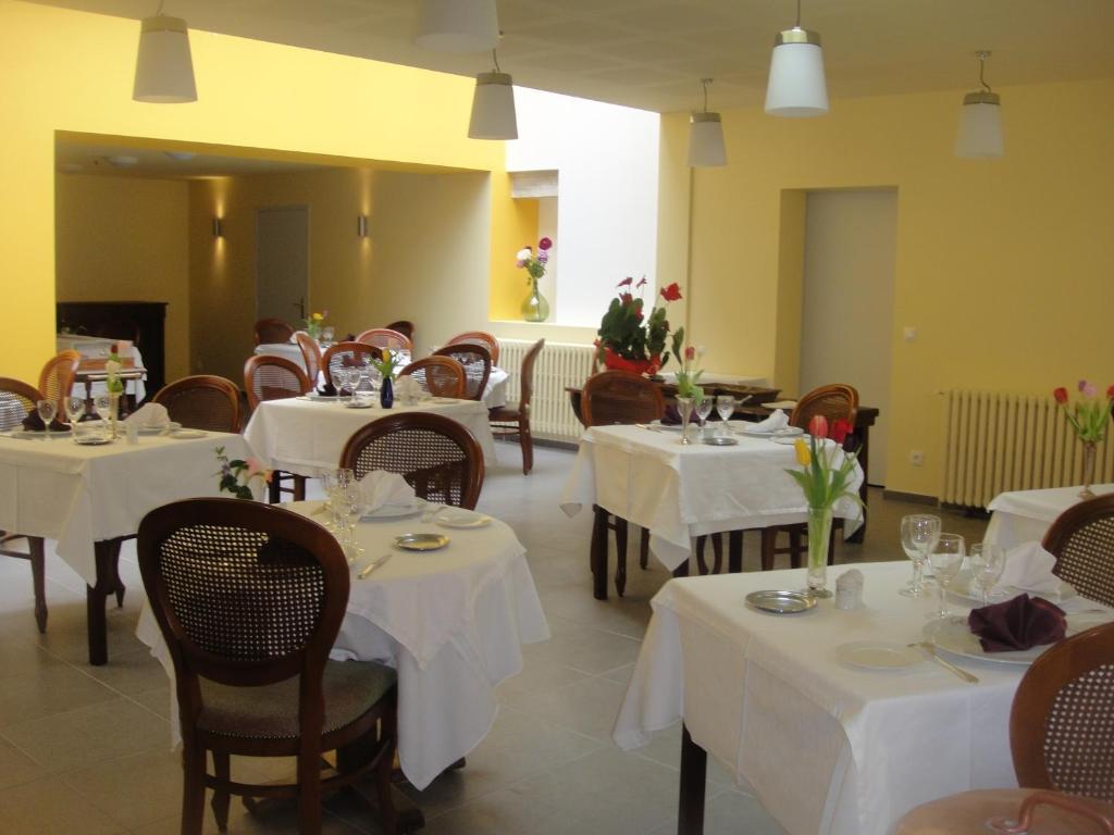 Hotel L' Ecu Montbard Buitenkant foto